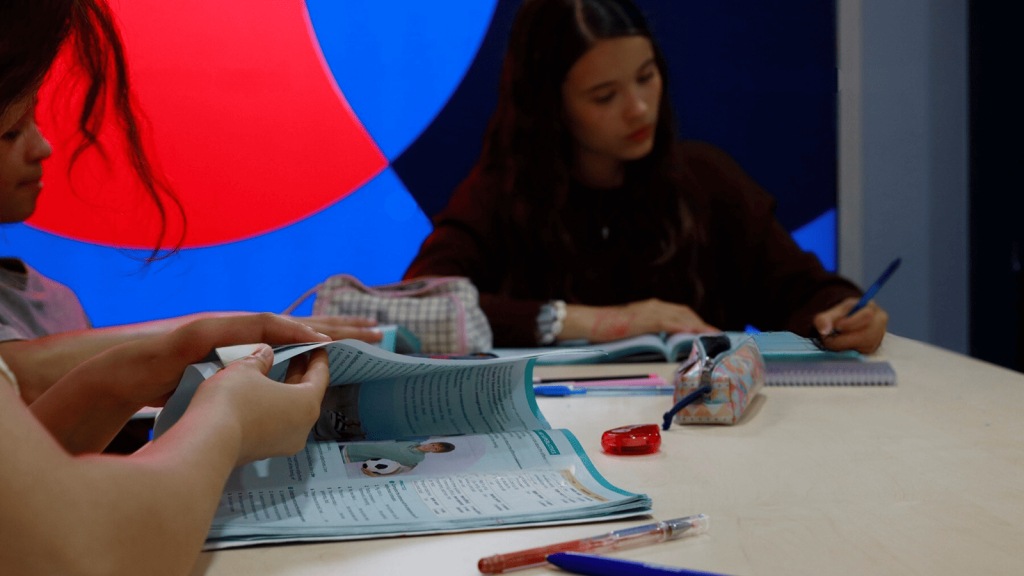 Teens & Young Adults · Ruta contínua